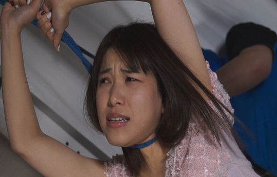水原あお首絞め画像